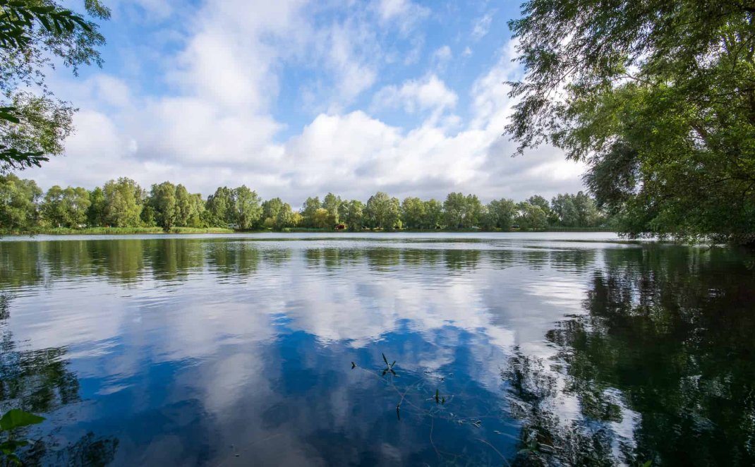 Sandmartin Lake